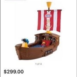 Toddler pirate ship bed